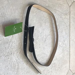 Skinny bow belt black.